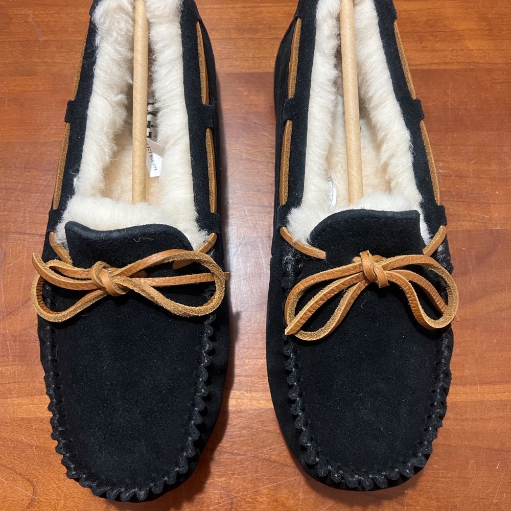 NWT GENUINE UGG MOCCASIN SUEDE SLIPPERS WITH EVA SOLE. Original packaging.